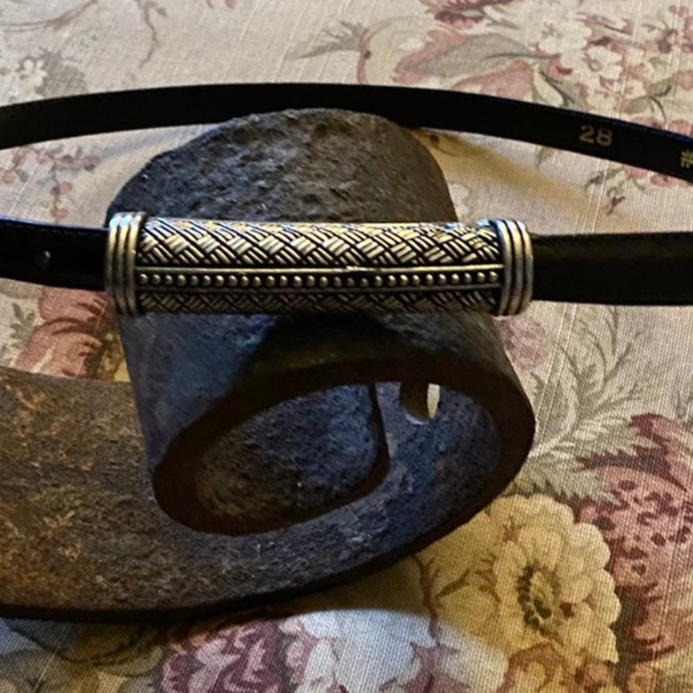 Vintage Vicenza Italian Belt Size 28